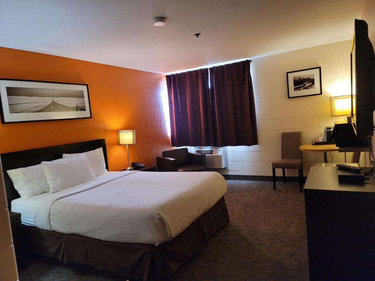 Roadking Inns Motel YYC Esterno foto