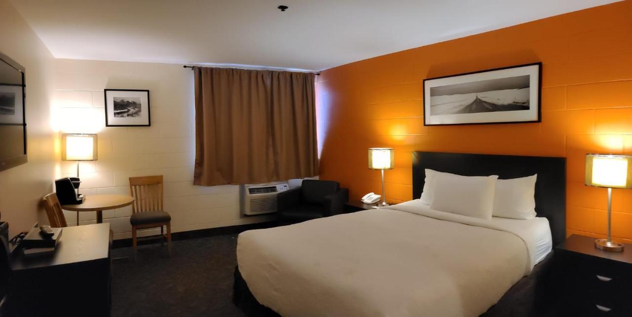 Roadking Inns Motel YYC Esterno foto