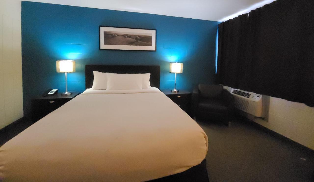 Roadking Inns Motel YYC Esterno foto