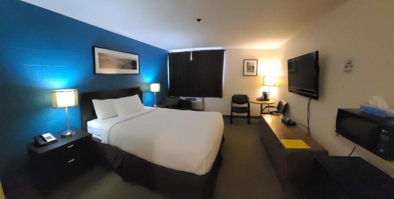 Roadking Inns Motel YYC Esterno foto