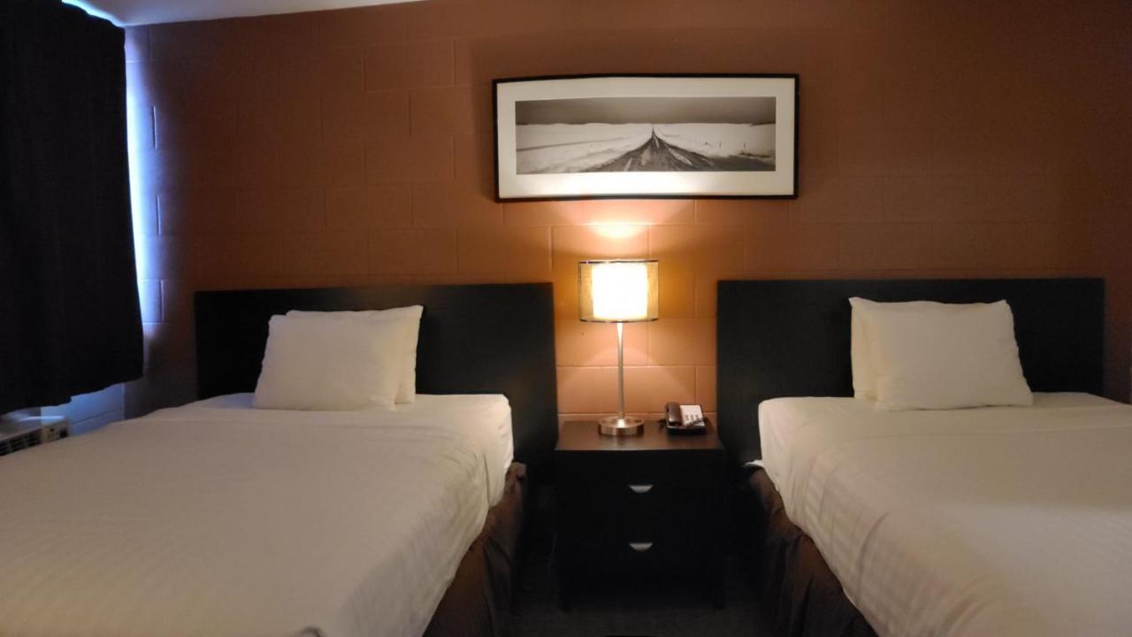 Roadking Inns Motel YYC Esterno foto