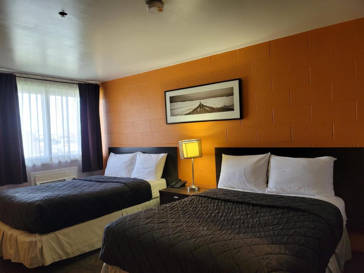 Roadking Inns Motel YYC Esterno foto